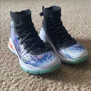 Curry 4 “More Magic”